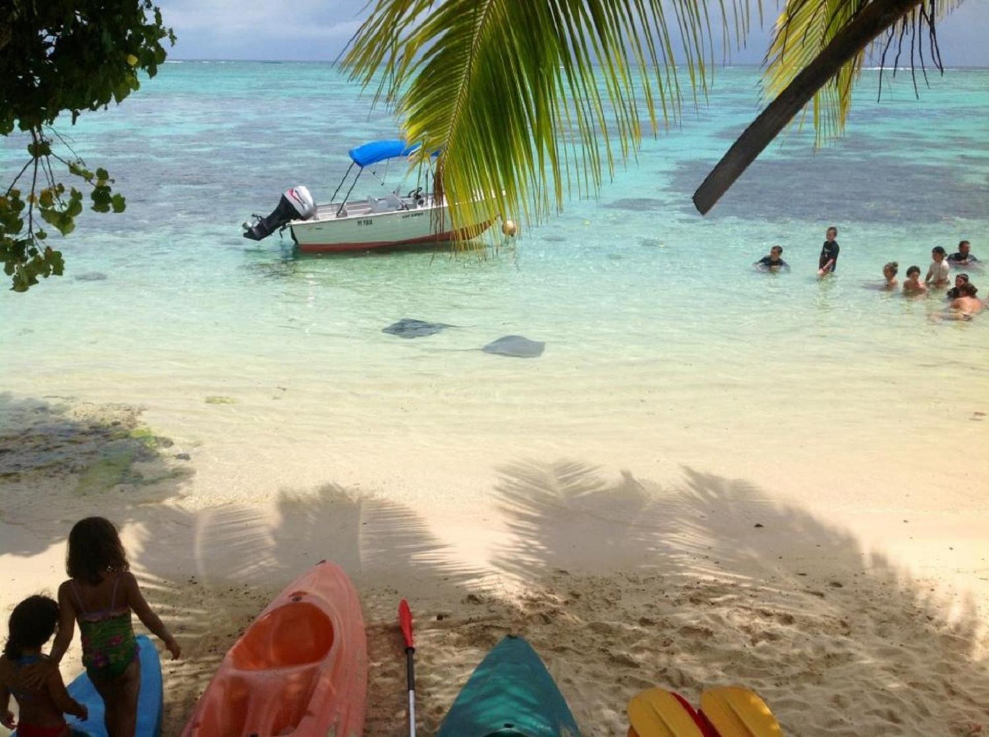 ฟาร์ มาเฮียตา Hotel Pihaena ภายนอก รูปภาพ