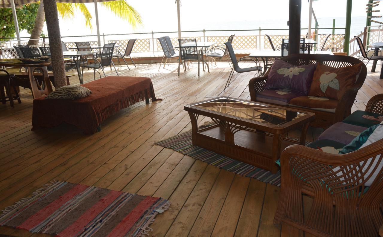 ฟาร์ มาเฮียตา Hotel Pihaena ภายนอก รูปภาพ